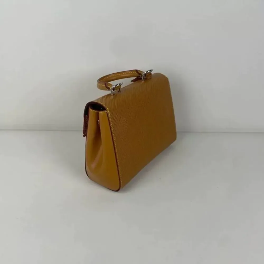 Louis Vuitton Women Pre-Loved Bag Brand New Condition